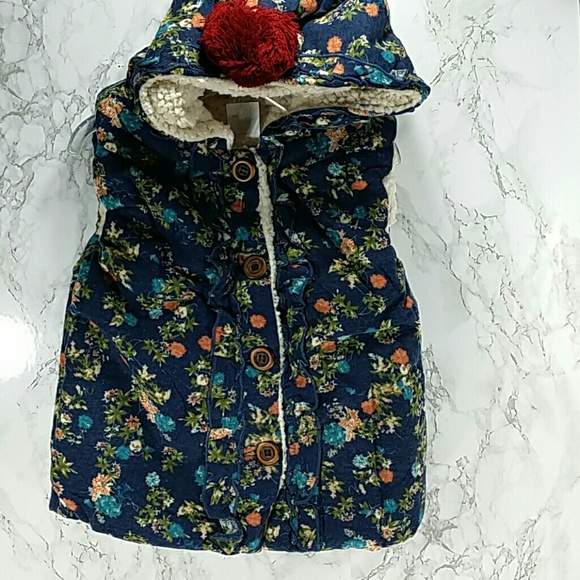 Other - Warm sleeveless jacket. Kids
